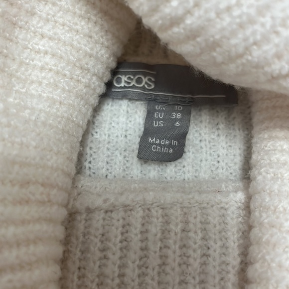 Sweater - Picture 4 of 5